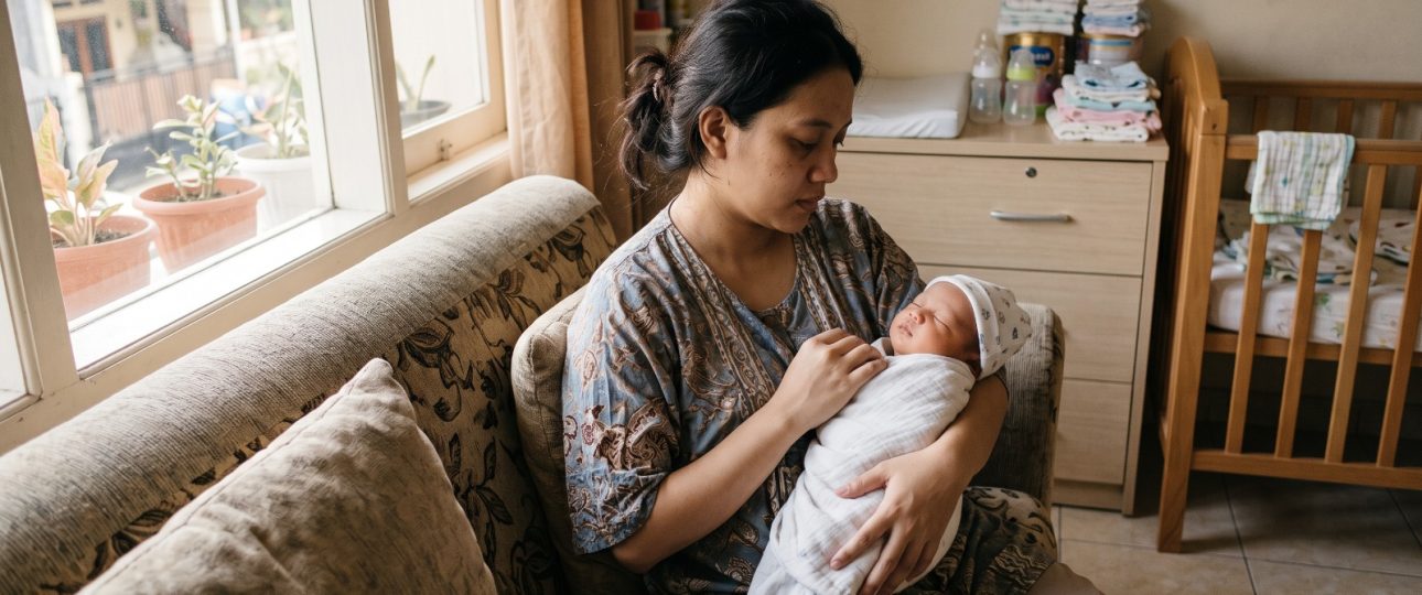 Tidak Merasa Bonding dengan Bayi dan Sering Kesal, Apakah Baby Blues- daycarejogja-sahabatjuara