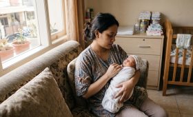 Tidak Merasa Bonding dengan Bayi dan Sering Kesal, Apakah Baby Blues- daycarejogja-sahabatjuara